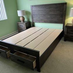 Brand New Queen Platform Bed frame and 2 Nightstands 