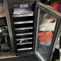 27 Bottles Wine Fridge 