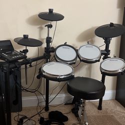 Simmons sd600 electric drumset