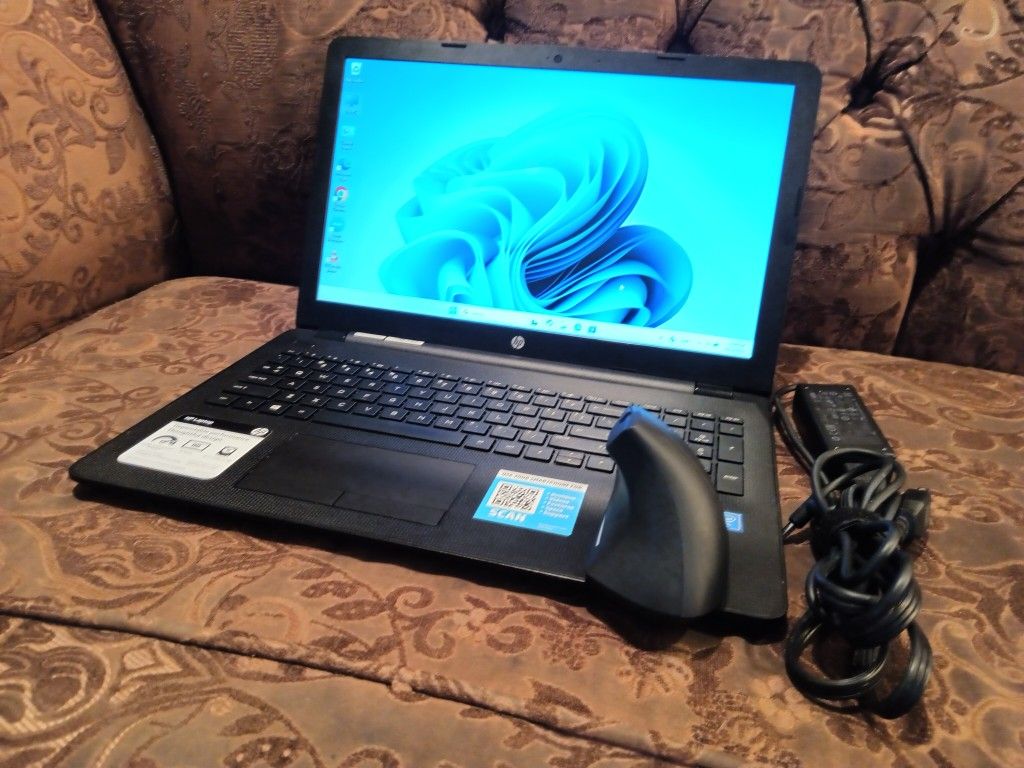 Laptop HP-15-bs212wm-8gb Ram-160gb HD SSD Solid