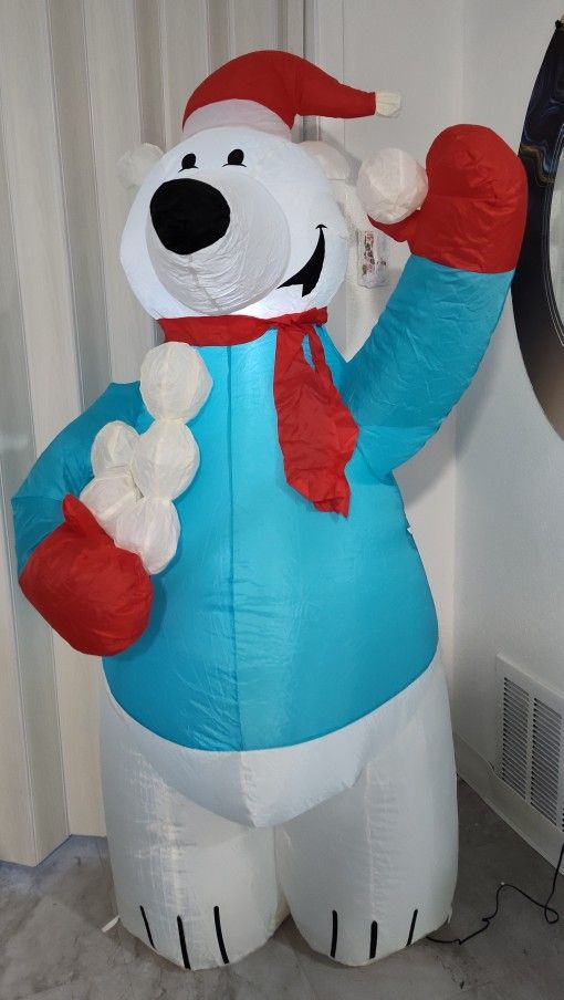 Polar Bear Christmas Blow Up 5.5 Ft