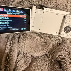 Sony ZV-E10 Mirrorless Camera w/ 16-50mm Lens White