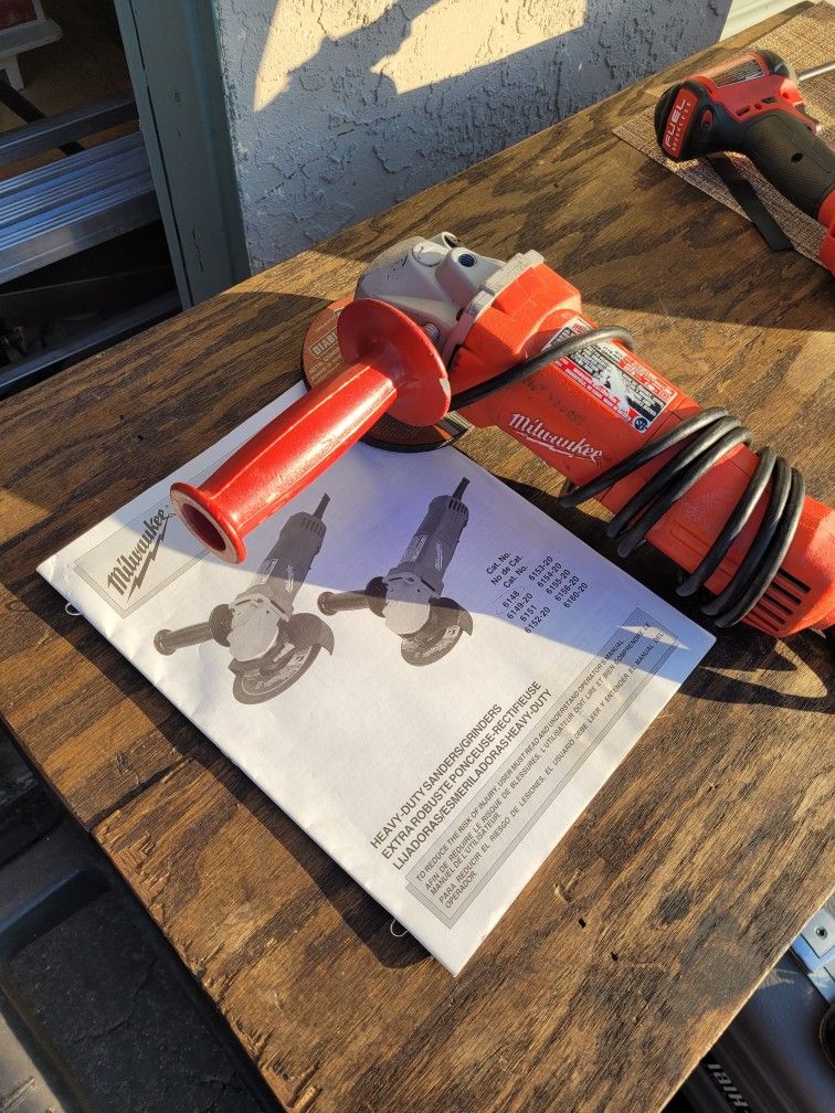 Milwaukee Grinder 4 1/2"