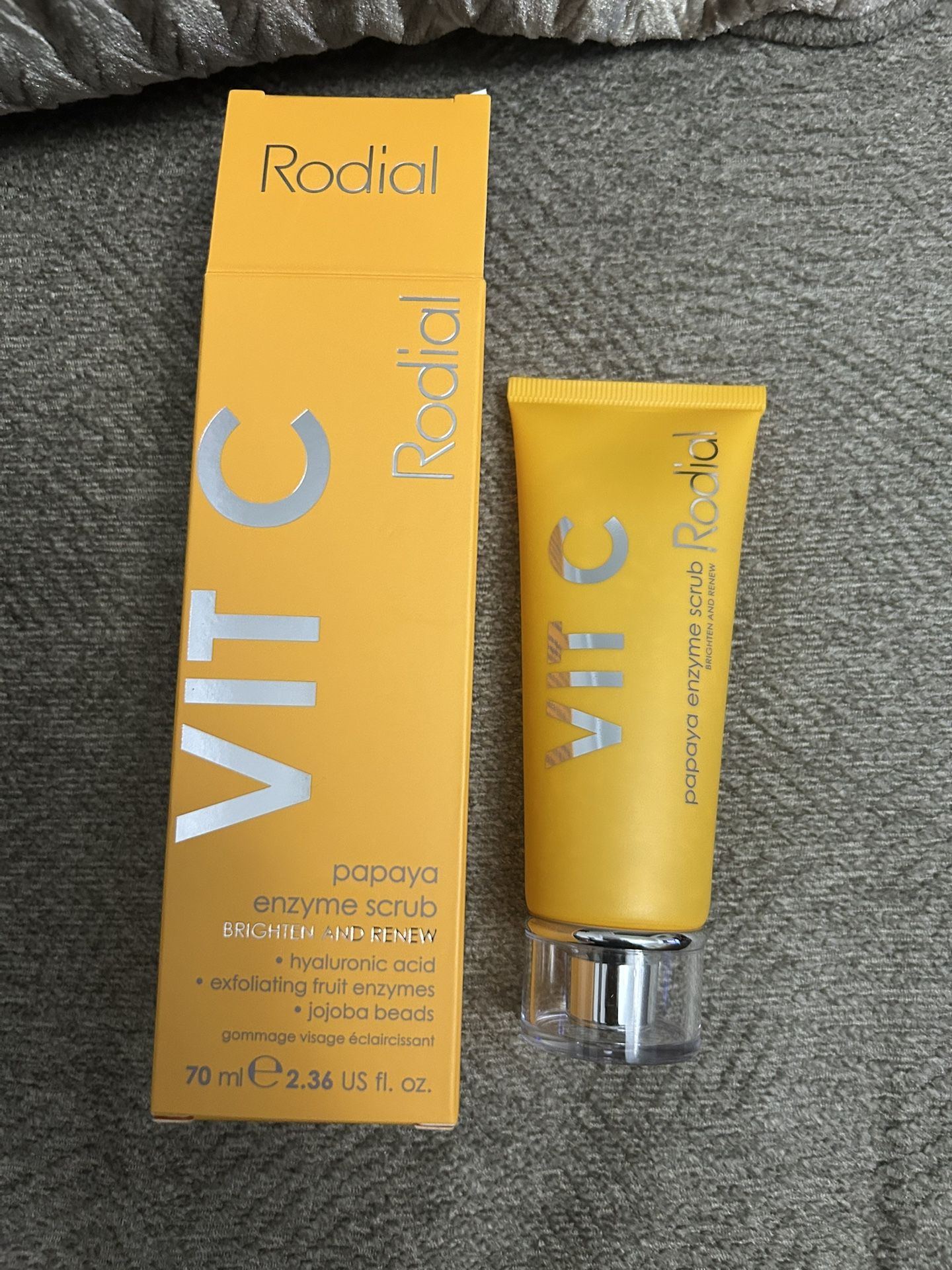 Rodial VIT C Papaya Enzyme Scrub