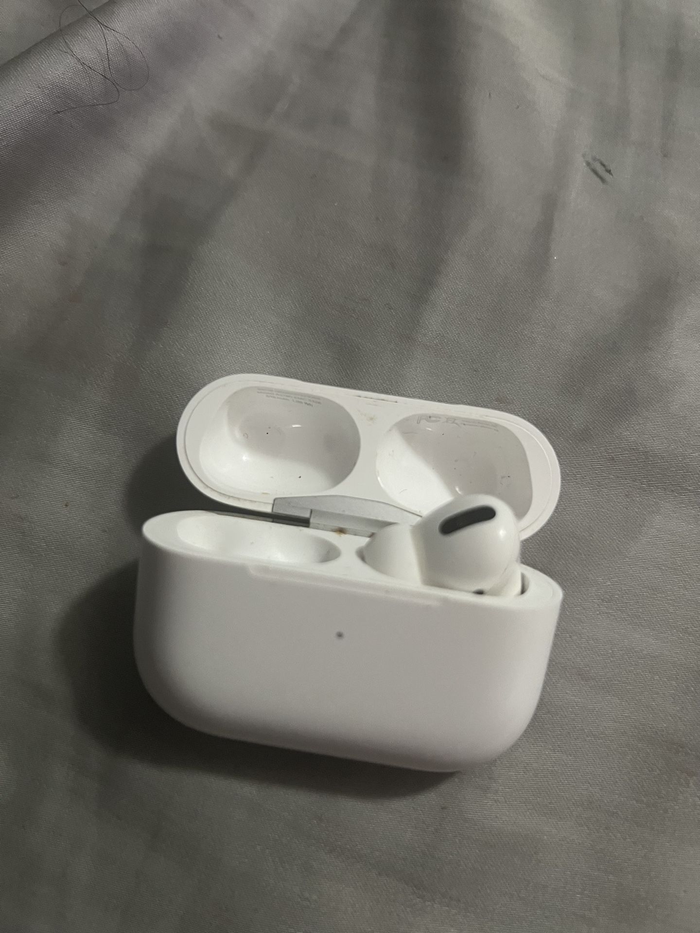 Apple AirPods Pro (1st Gen)