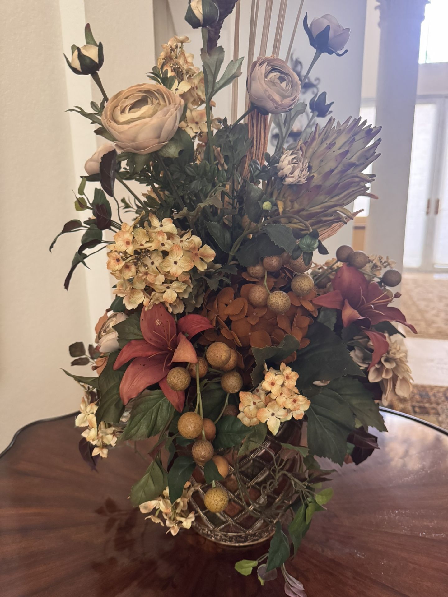 Flower  Arrangement With Vase 