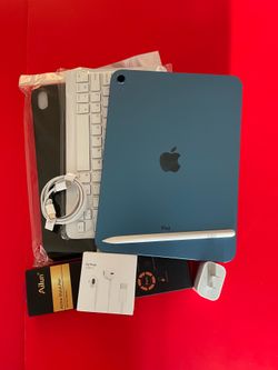 Apple ipad 10th Generation 64GB (2022 / 10.9” Display) with pen, keyboard and accessories