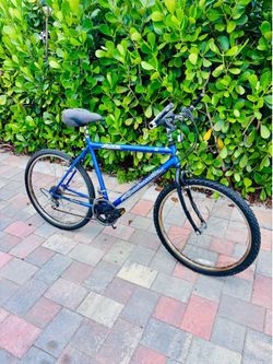Elevation Roadmaster Hybrid Bicycle – Ready to Ride