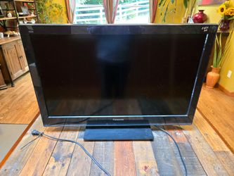 Panasonic Viesa TC-32LX34 32" LCD TV, **missing remote**