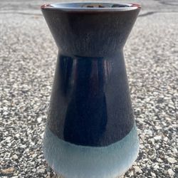 🏠 2 Modern Navy Vases – Decorative Home Accent