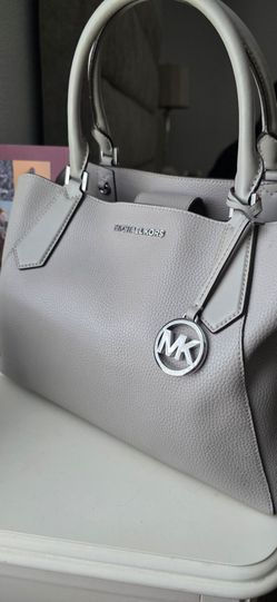 MK purse leather great condition