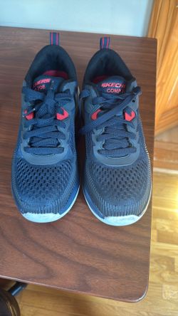 Men’s Steel Toe Sketcher Sneaker