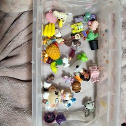 Random Toys Figurines 