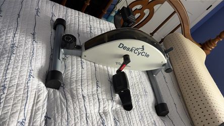Desk cycle