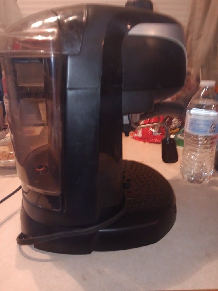 Used DeLonghi EC220CD Expresso Coffee Machine for Sale in Edgewood, WA