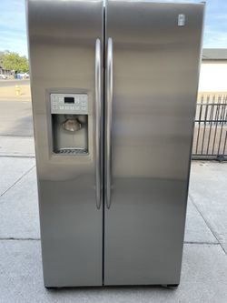 Refrigerator GE Stainless Steel Counter Depth