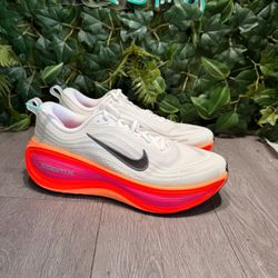 Nike Women’s Vomero Plus White Fire Pink Size 10  HV8154 104