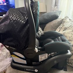 Infant Car Seat New open box never used