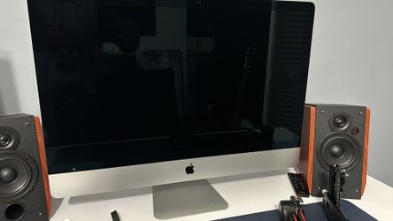 Apple 27” iMac Retina 5K Intel core 7, 512GB And 64GB RAM (was upgraded)