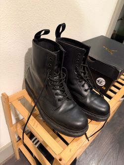 Dr. martens Leather Size 9