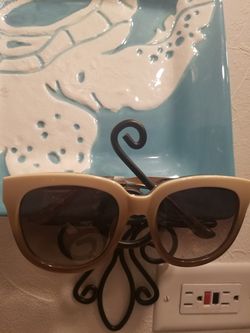 AQS New sunglasses wit case very nice