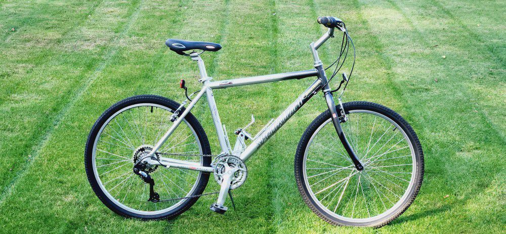 SPECIALIZED EXPEDITION - MOUNTAIN BIKE - LARGE FRAME - 21 SPEED - JUST CLEANED AND SERVICED - TUNED