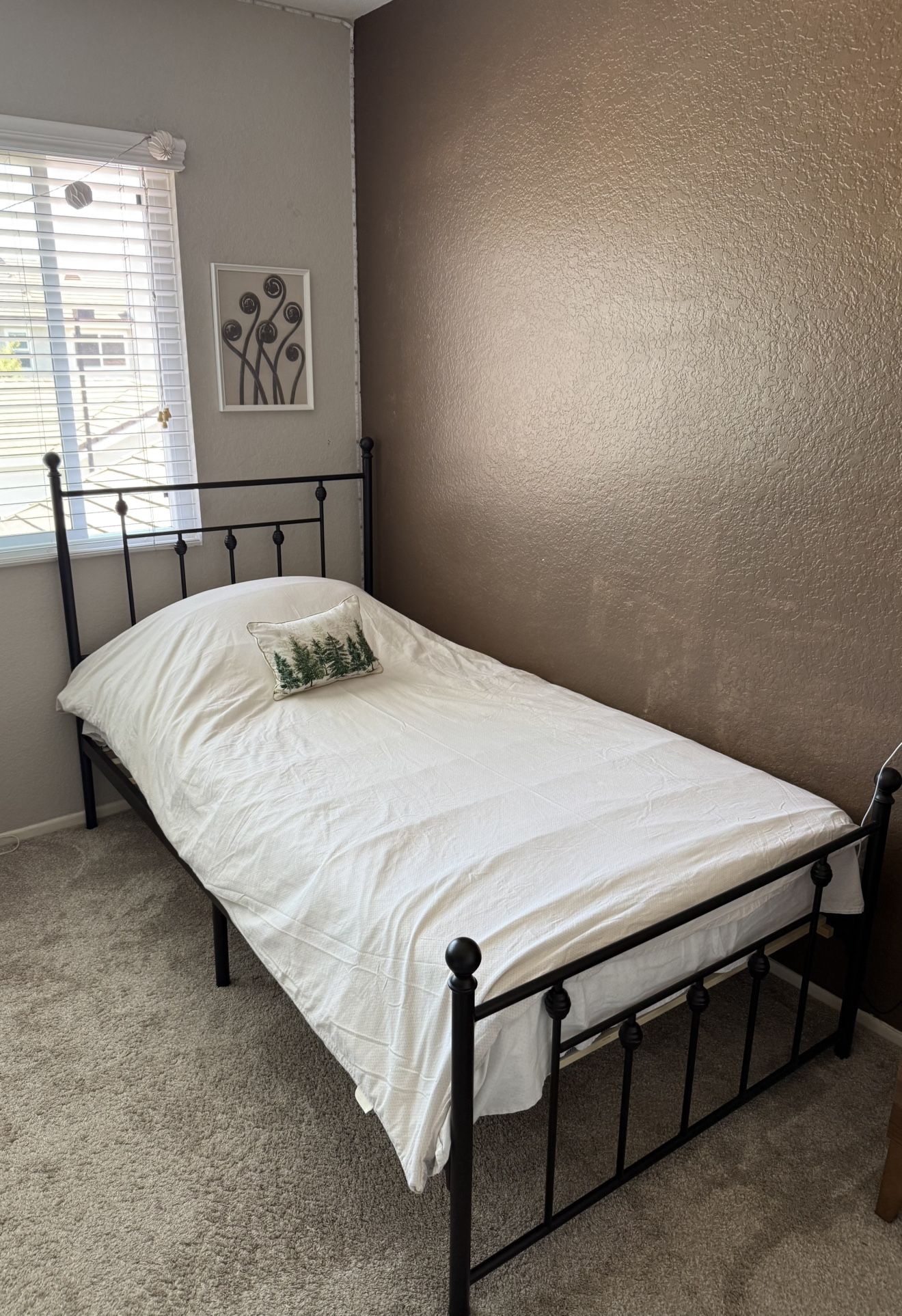 Metal Bed Frame with Mattress