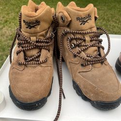 Reebok Women’s Boots Size 8
