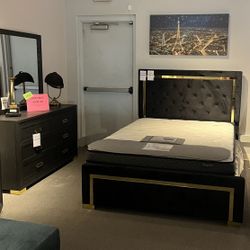 Queen Bed, Dresser, Mirror And Nightstand 