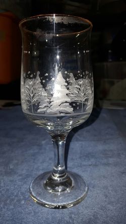 Winter scenery glass 7 inches tall
