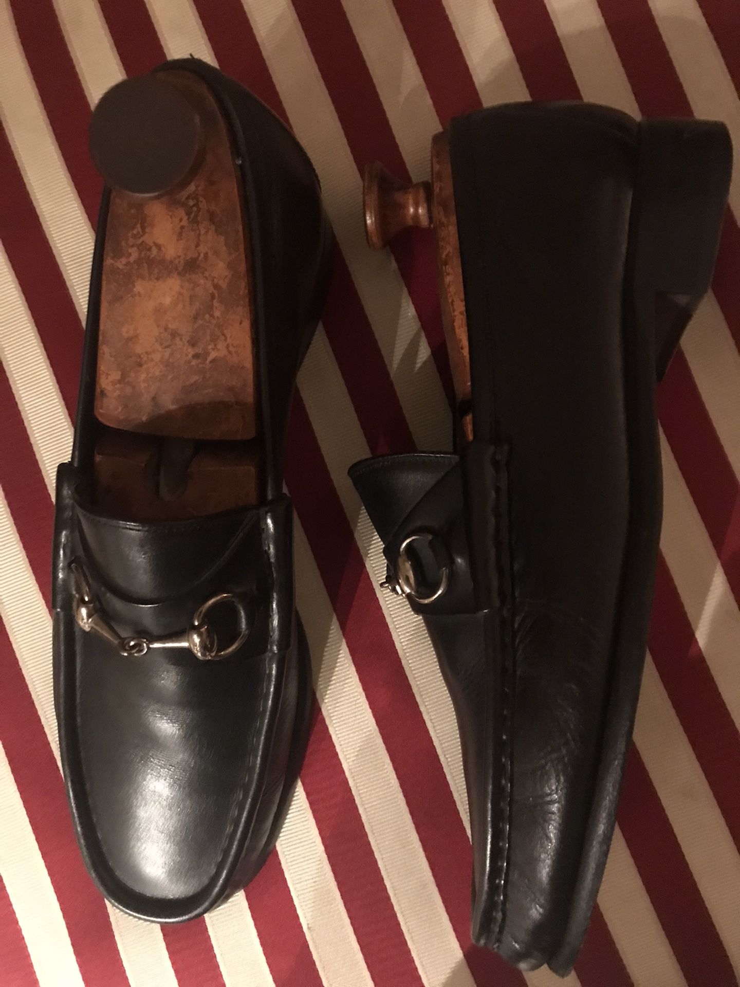 Like New genuine Gucci Merry Christmas !!!