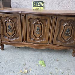 Vintage 2 door dresser