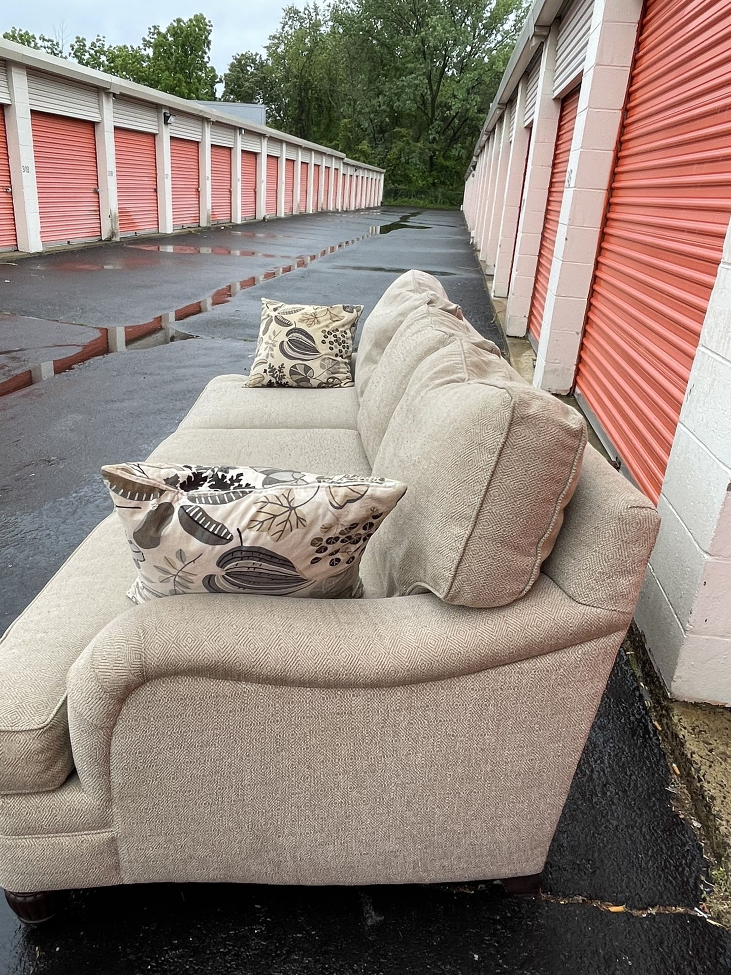 Oversized Sofa & Loveseat Couch Set for Sale in Eddington, PA OfferUp