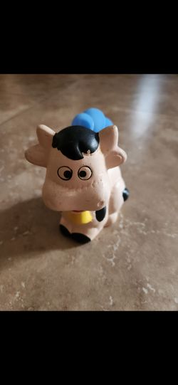 3 measuring pig Figurine