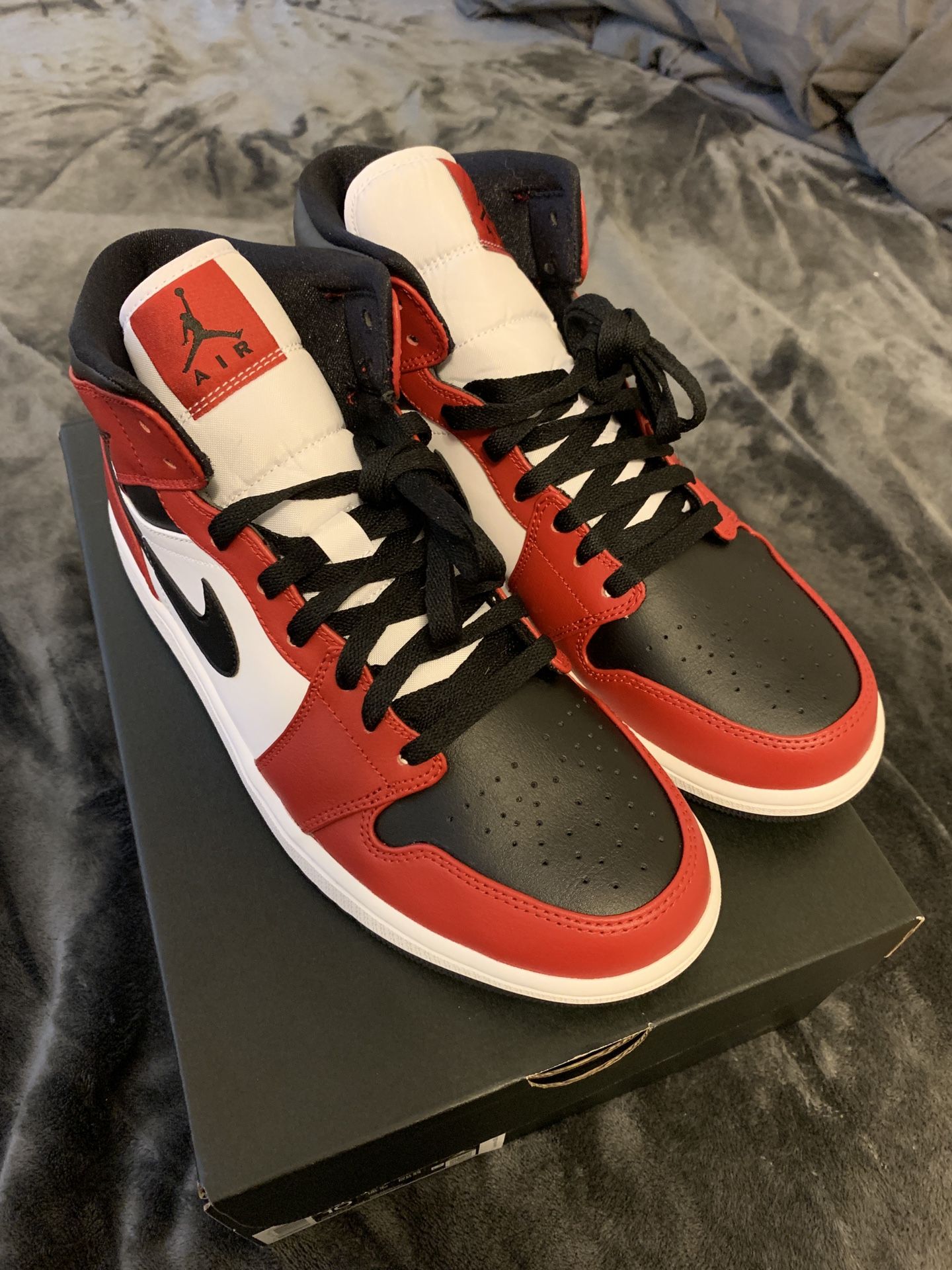 Air Jordan 1 Mid black toe BRAND NEW!! SALE TODAY