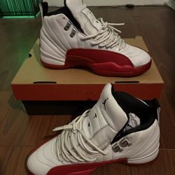 Jordan 12 Retro Varsity Red SZ 7.5