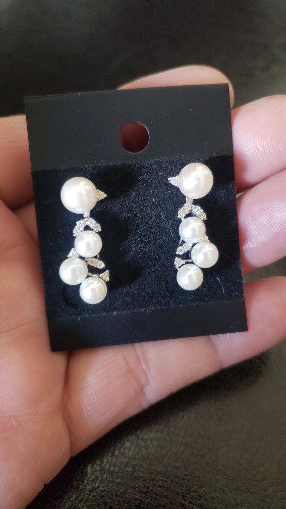 14k White Gold Diamond Pearl Earrings 