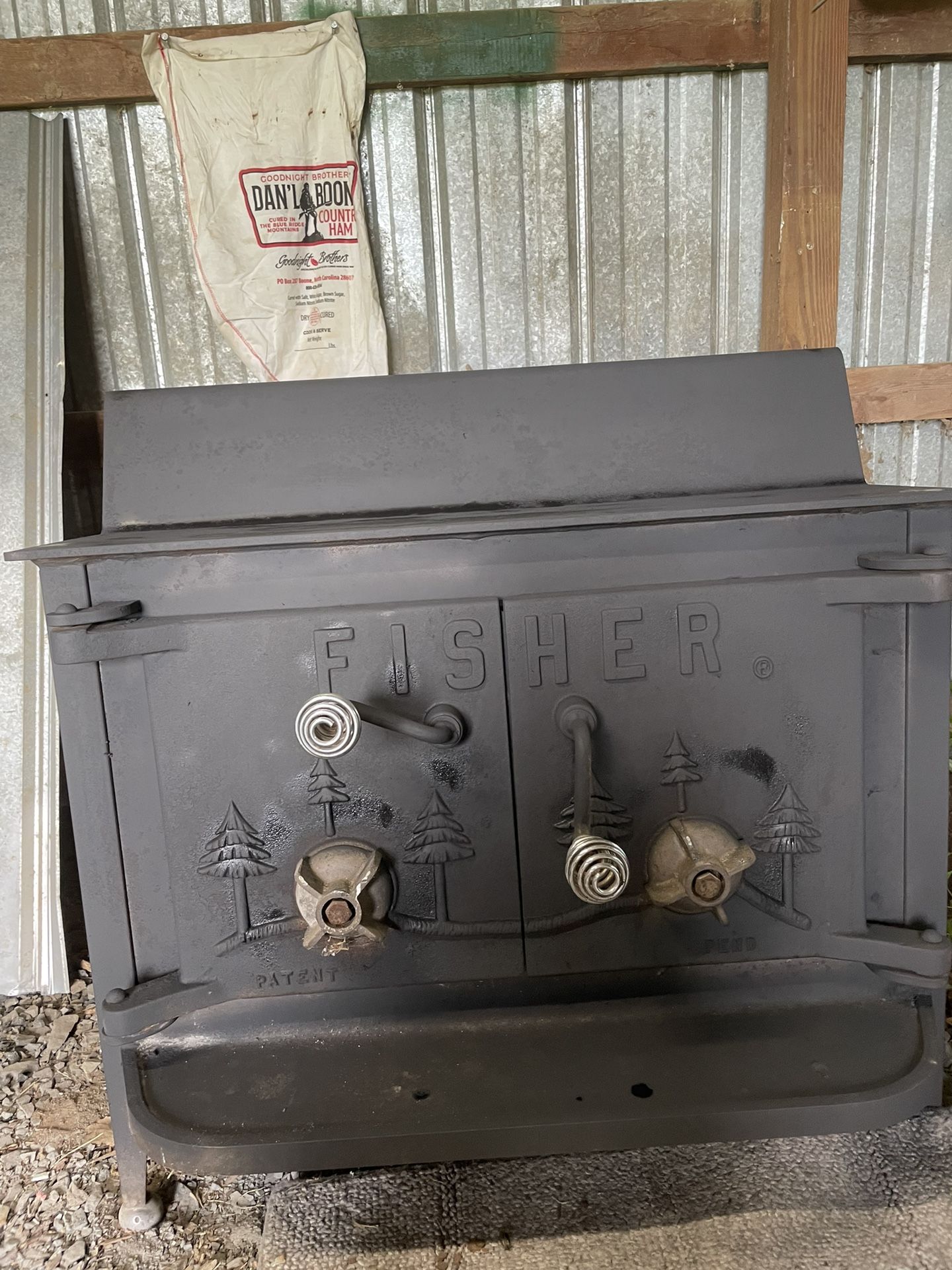 Fisher Grandma Bear Wood Stove for Sale in Stanley, VA - OfferUp