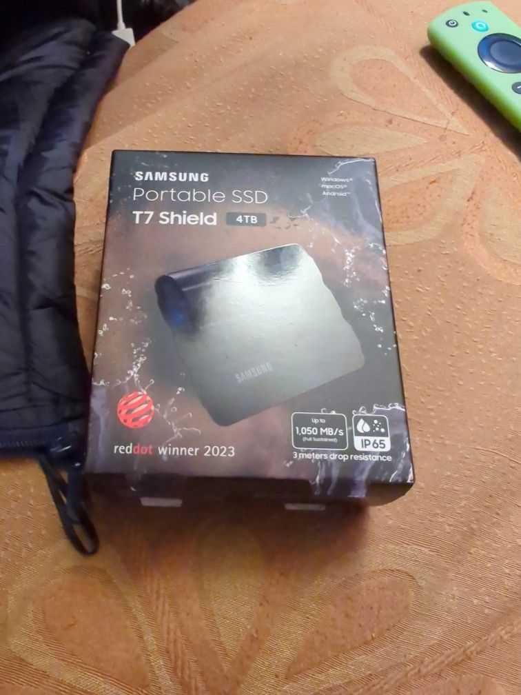 T7 4TB SSD SHIELD PORTABLE SAMSUNG