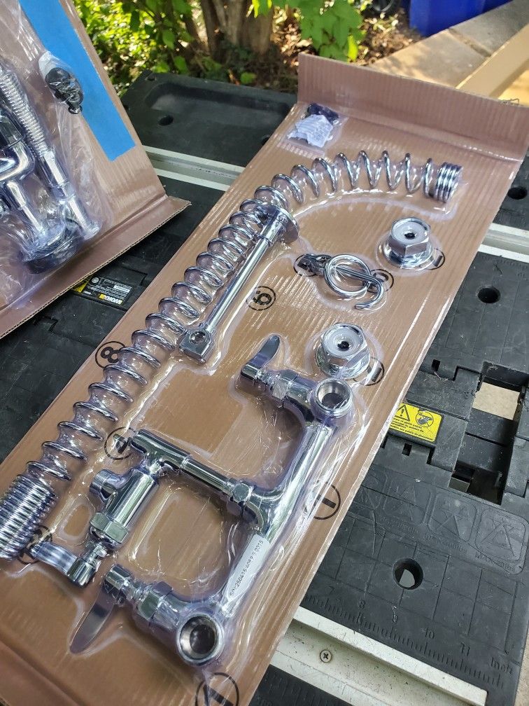 HEAVY DUTY COMMERCIAL FAUCET with PRE RINCE SPRAYER