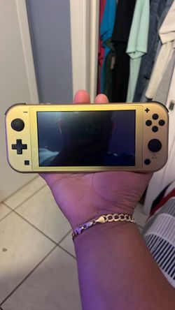 Nintendo Switch Lite Hyrule edition
