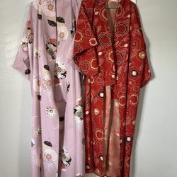 2 Kimonos & accessories