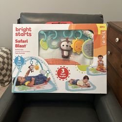 Brand new Bright stars safari blast activity gym