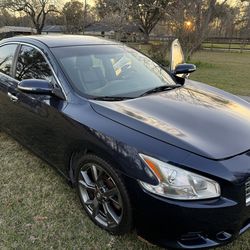 2013 Nissan maxima sv
