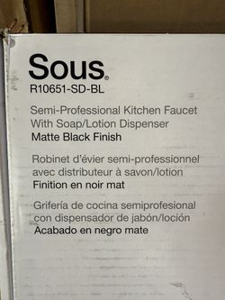 KOHLER Sous Pro-Style Single Handle Pull Down Sprayer Kitchen Faucet in Black