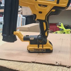 DEWALT
20V MAX XR Lithium-Ion Electric Cordless 18-Gauge Brad Nailer