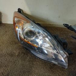 2010-2013 Mazda 3 Passengerside Headlight 