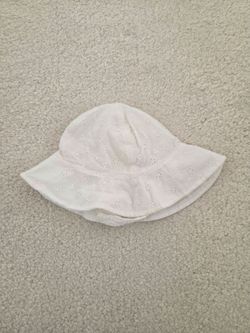 Baby Just One You cotton baby sun hat with straps size 6-12 months