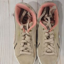 Puma's Sonic Girls Tennis Shoes