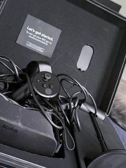 Black Oculus Rift CV1 VR headset